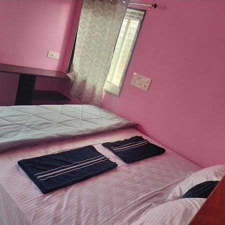 Supritha Homestay 亨比 外观 照片