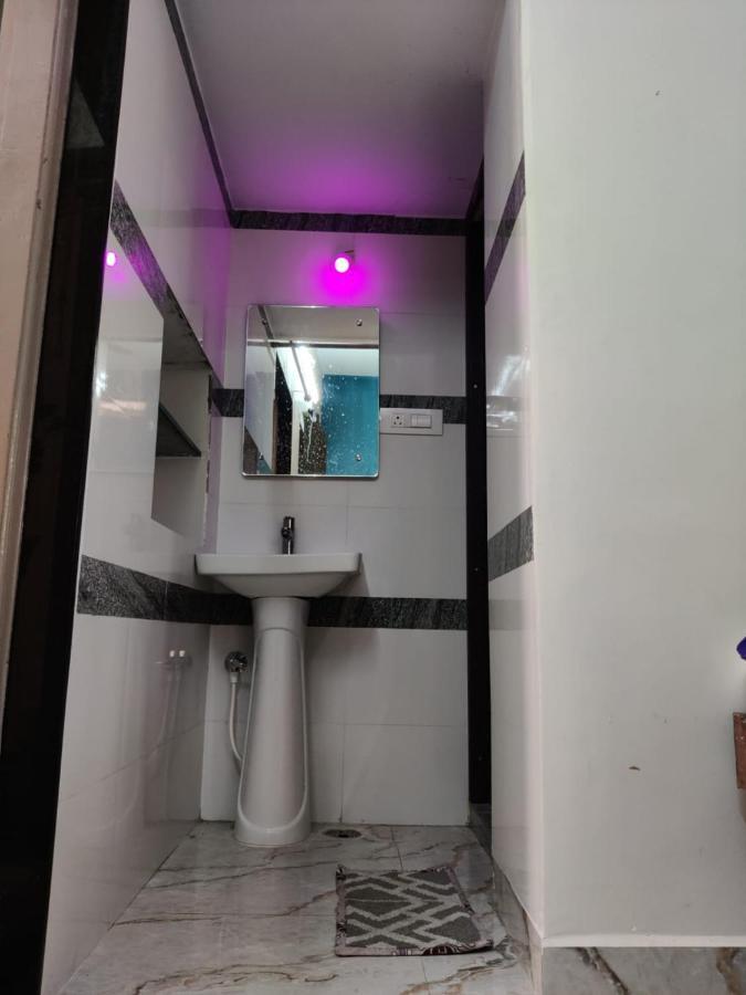 Supritha Homestay 亨比 外观 照片